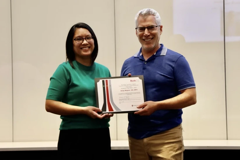 Cynthia Dougherty presents Andy Wapner with his award